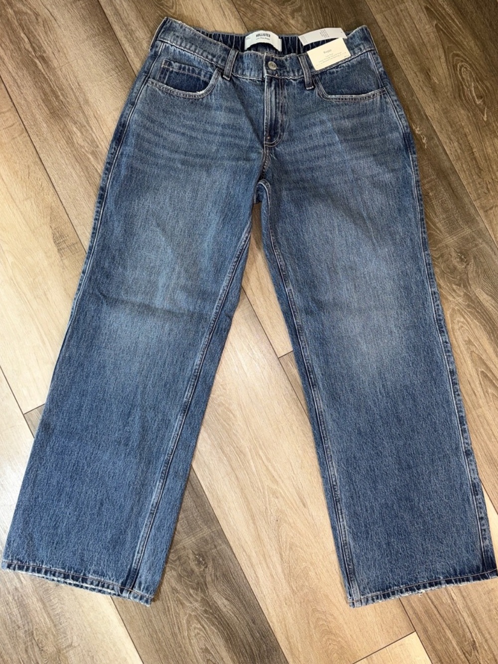 Hollister Low Rise Baggy Wide Leg Jeans - Picture 2 of 14